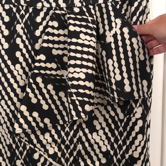 The Limited Black and Ivory Skirt - Picture 2 of 5